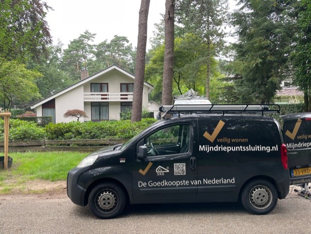 Villa Waalre beveiligd voordeur en achterdeur